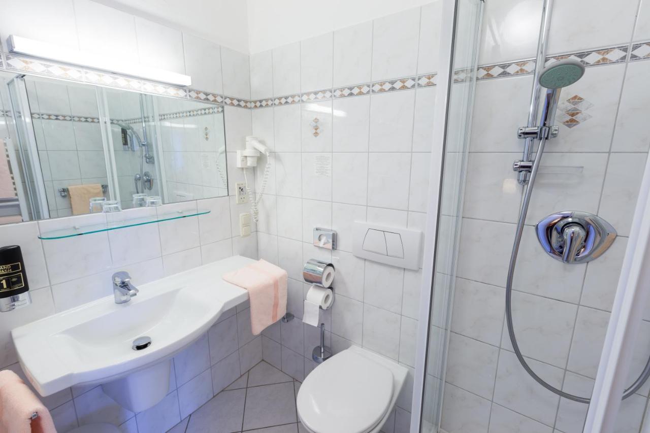 Pension Elfy Баден Экстерьер фото